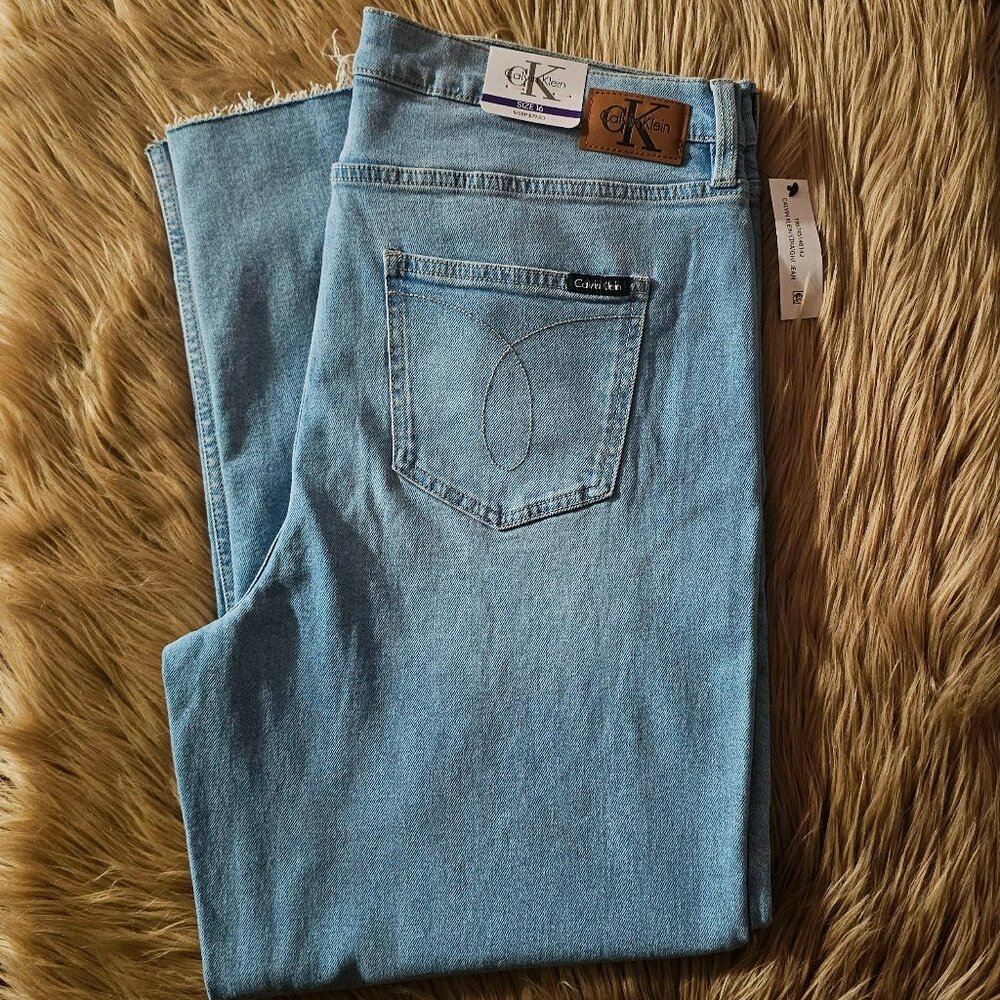 CALVIN KLEIN STRAIGHT JEANS